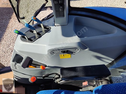 Machinery / Agricultural Machines / Tractors / New Holland / TD5.110