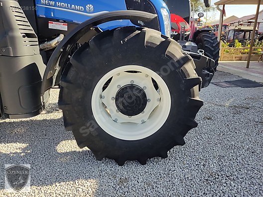 Machinery / Agricultural Machines / Tractors / New Holland / TD5.110
