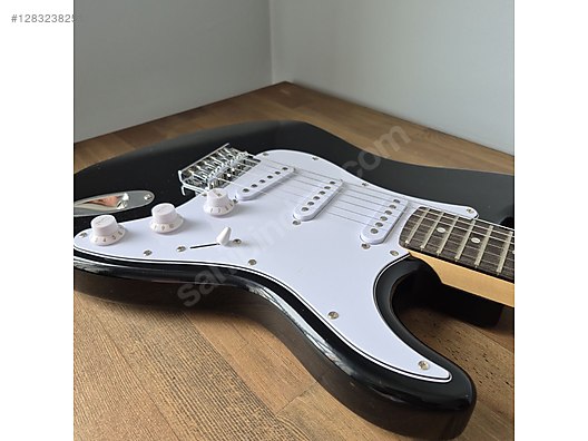 Squier Elektro Gitar