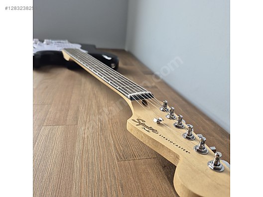 Squier Elektro Gitar