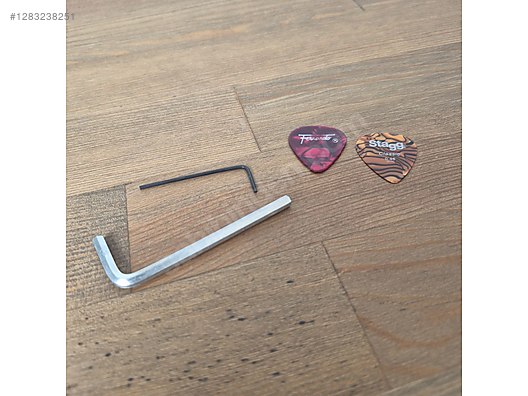 İkinci El ve Sıfır Alışveriş / Müzik / Müzik Aletleri / Telli Çalgılar / Gitar / Elektro