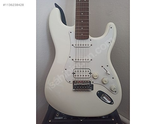 Fender squier deals bullet strat white