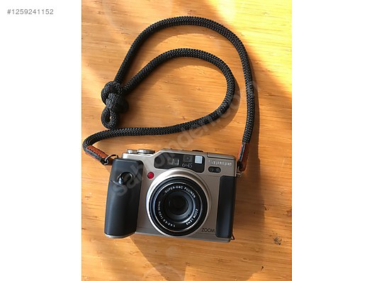 Medium Format / SLR (Single Lens Reflex ) / Fuji GA645Zi 6x4.5 55