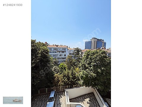 MODA'NIN NADİDE SOKAĞINDA, YENİ BİNADA 1+1 GARAJLI...