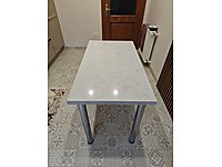 BELENCO TAŞINDAN KROM AYAKLI MUTFAK MASASI