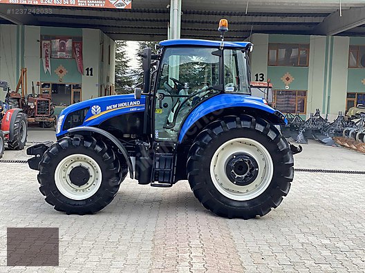 Machinery / Agricultural Machines / Tractors / New Holland / TR5.115