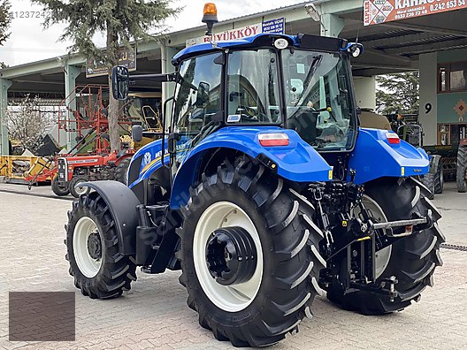 Machinery / Agricultural Machines / Tractors / New Holland / TR5.115