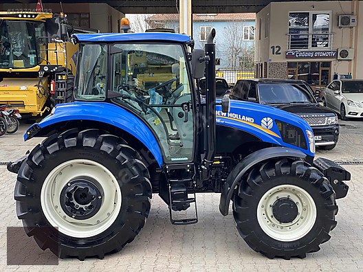 Machinery / Agricultural Machines / Tractors / New Holland / TR5.115