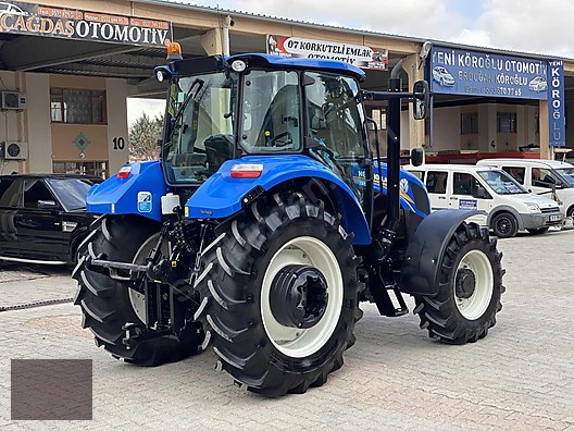 Machinery / Agricultural Machines / Tractors / New Holland / TR5.115