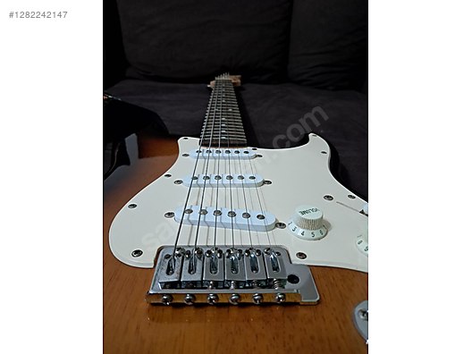 Squier Elektro Gitar