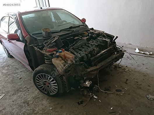 Az Hasarli Arac Turkiye Nin Ilan Sitesi Sahibinden Com Da 949242653