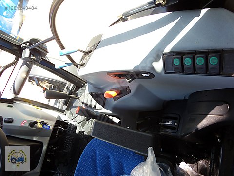 Machinery / Agricultural Machines / Tractors / New Holland / T4.70S