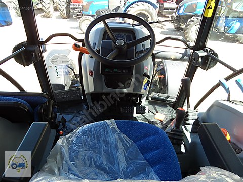 Machinery / Agricultural Machines / Tractors / New Holland / T4.70S