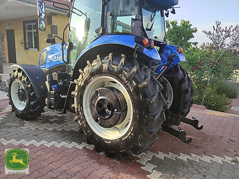 Machinery / Agricultural Machines / Tractors / New Holland / TD5.90