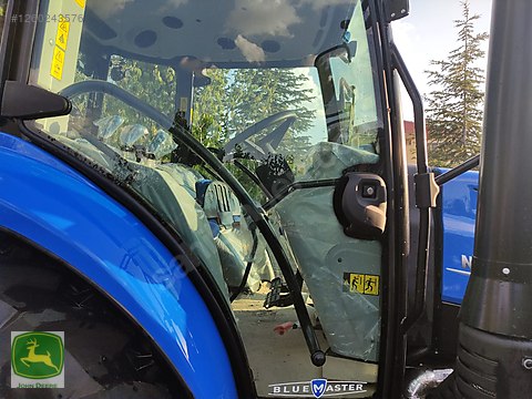 Machinery / Agricultural Machines / Tractors / New Holland / TD5.90