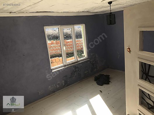 GEYİKLİ KARADAĞ KÖYÜNDE DENİZ MANZARALI HEMEN OTUR KÖY EVİ Satılık