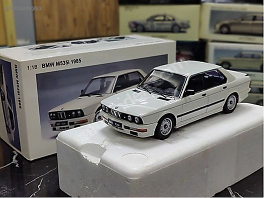 Autoart Diecast Model 1:18 BMW Araba - 1079245239