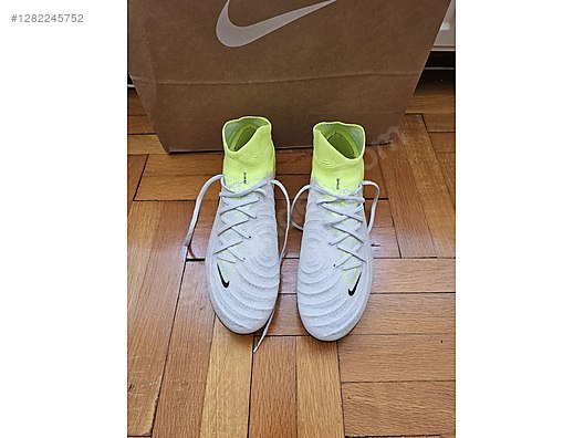 Used & Brand New Items / Sports / Team Sports / Soccer / Shoes & Cleats