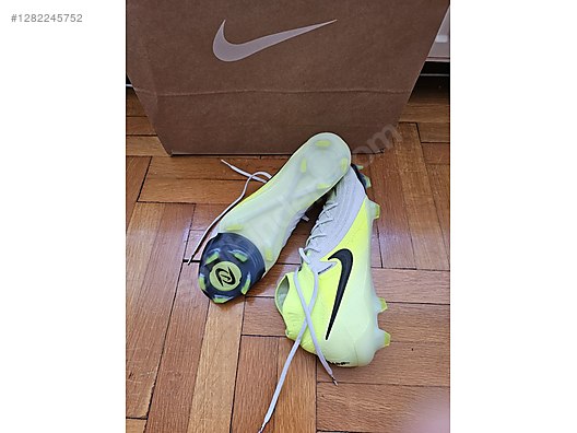 Used & Brand New Items / Sports / Team Sports / Soccer / Shoes & Cleats