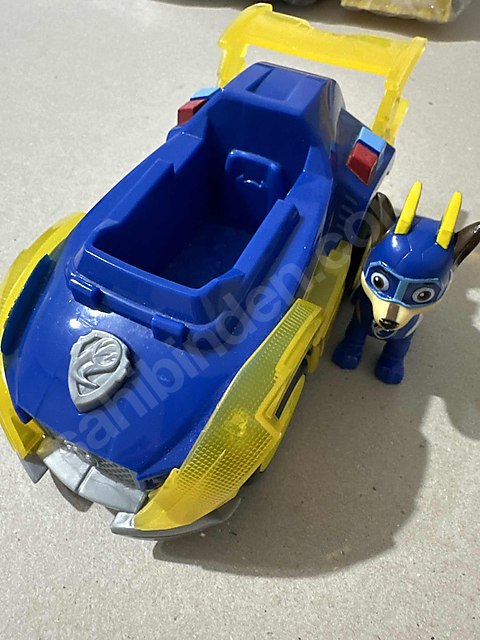Paw Patrol Chase ve aracı