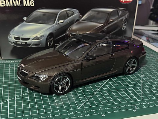 Kyosho Diecast Model 1:18 BMW Araba - 1306246458