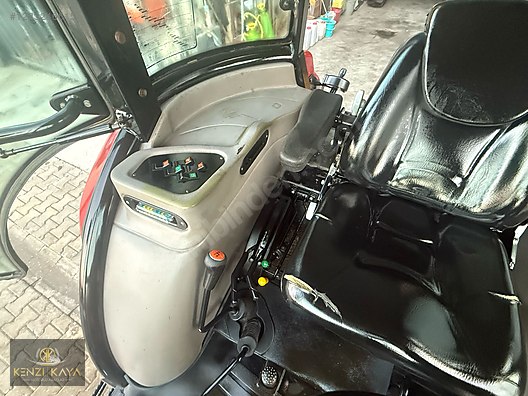 Machinery / Agricultural Machines / Tractors / Case IH / JX70