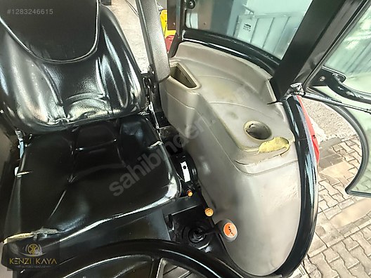 Machinery / Agricultural Machines / Tractors / Case IH / JX70