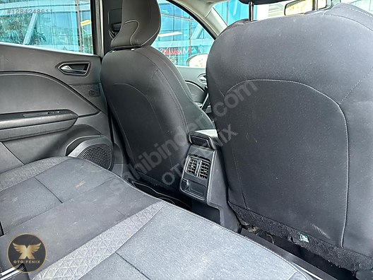 OTOFENİX 2023 RENAULT CAPTUR 1.3 TOUCH PLUS HATASIZ 79.263 KM