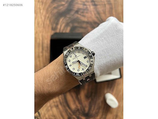 Maurice Lacroix / Maurice Lacroix Aikon Venturer GMT - 43mm