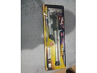 Kutusu yıpranmış yırtık kendisi sağlam teleskop #1269250669