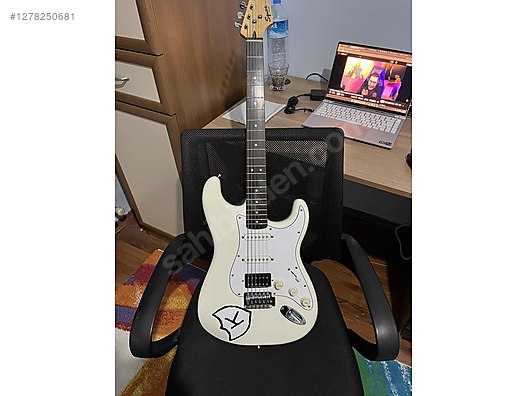Squier Elektro Gitar