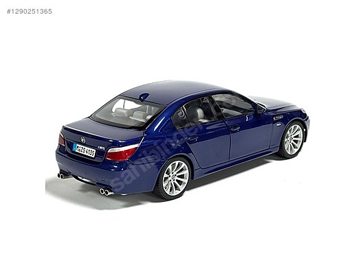 Kyosho Diecast Model 1:18 BMW Araba - 1290251365