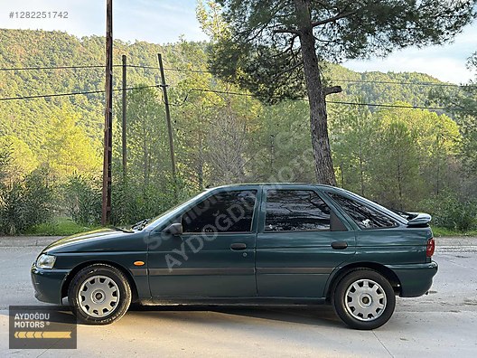 Vasıta / Otomobil / Ford / Escort / 1.6 / CLX