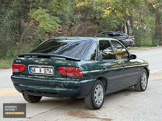 Vasıta / Otomobil / Ford / Escort / 1.6 / CLX