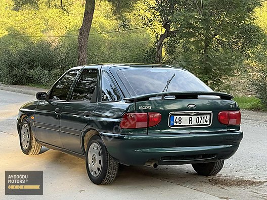 Vasıta / Otomobil / Ford / Escort / 1.6 / CLX