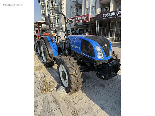 Machinery / Agricultural Machines / Tractors / New Holland / TT60 Classic