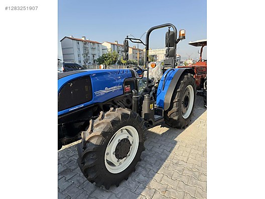 Machinery / Agricultural Machines / Tractors / New Holland / TT60 Classic