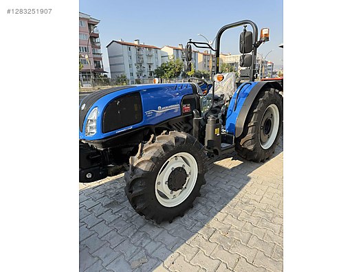 Machinery / Agricultural Machines / Tractors / New Holland / TT60 Classic