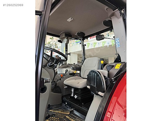 Machinery / Agricultural Machines / Tractors / Case IH / JX70C