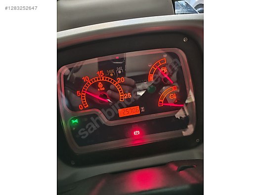 Machinery / Agricultural Machines / Tractors / New Holland / TT4.65