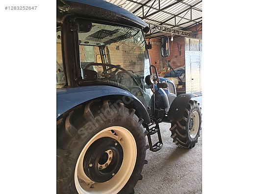 Machinery / Agricultural Machines / Tractors / New Holland / TT4.65