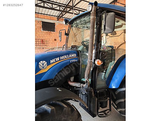 Machinery / Agricultural Machines / Tractors / New Holland / TT4.65