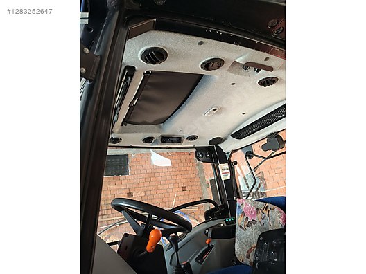 Machinery / Agricultural Machines / Tractors / New Holland / TT4.65