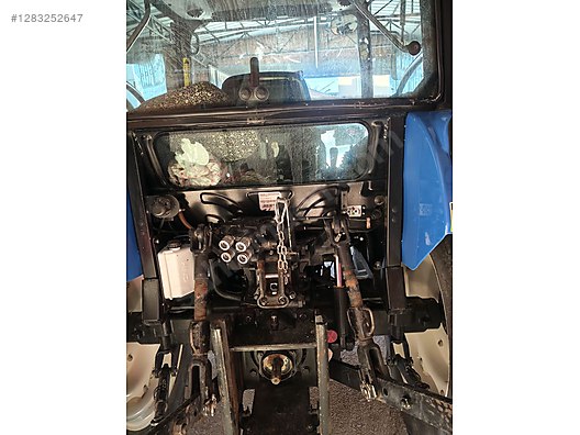 Machinery / Agricultural Machines / Tractors / New Holland / TT4.65