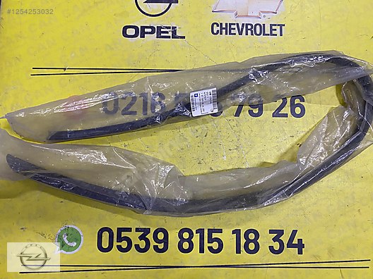 Opel Astra J Sağ veya Sol Ön Kapı Eşik Kaplama Fitili 13347305