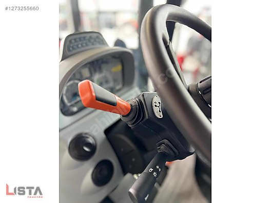 Machinery / Agricultural Machines / Tractors / New Holland / TR6.135S