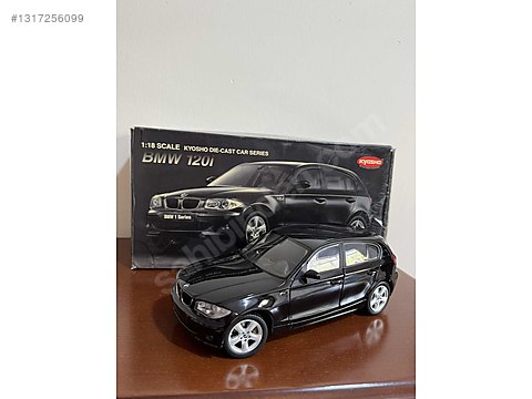 Kyosho Diecast Model 1:18 BMW Araba - 1317256099