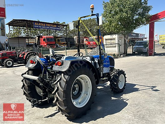 Machinery / Agricultural Machines / Tractors / New Holland / T4.80B