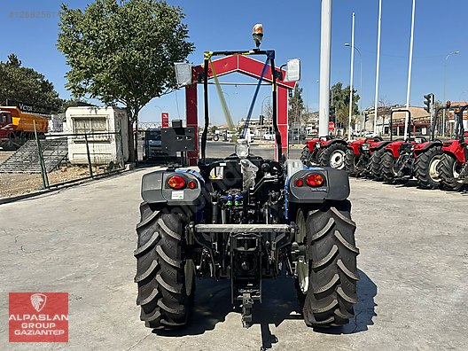 Machinery / Agricultural Machines / Tractors / New Holland / T4.80B