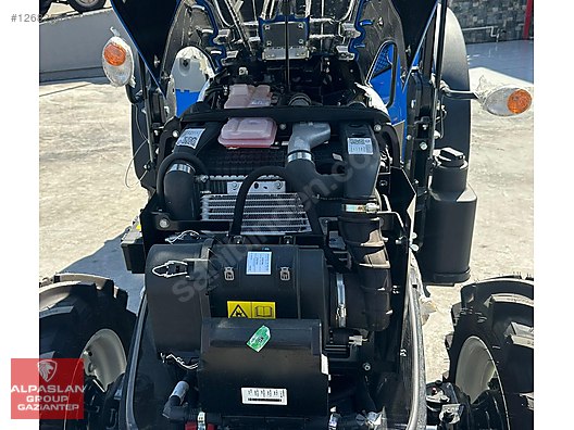 Machinery / Agricultural Machines / Tractors / New Holland / T4.80B